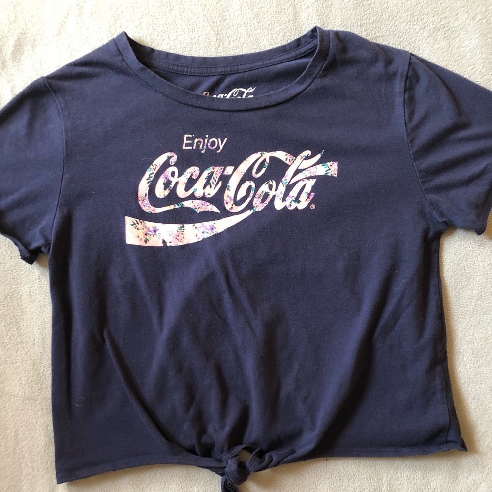 Tie knot tee